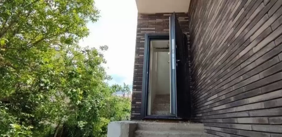 1000909492