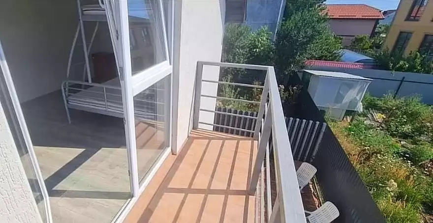 1000402061