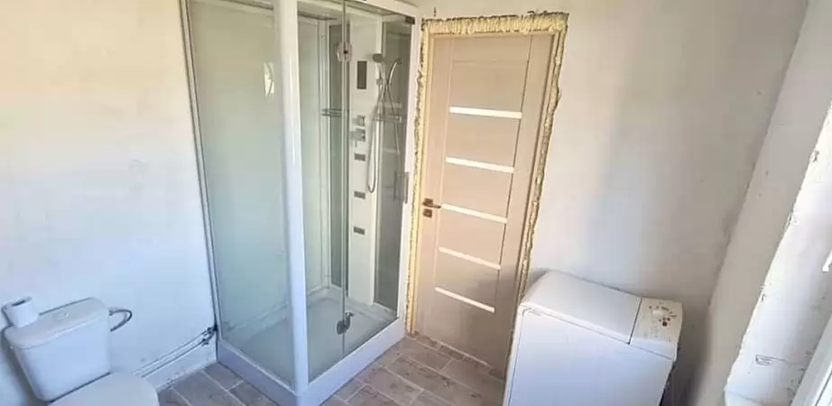 1000402068