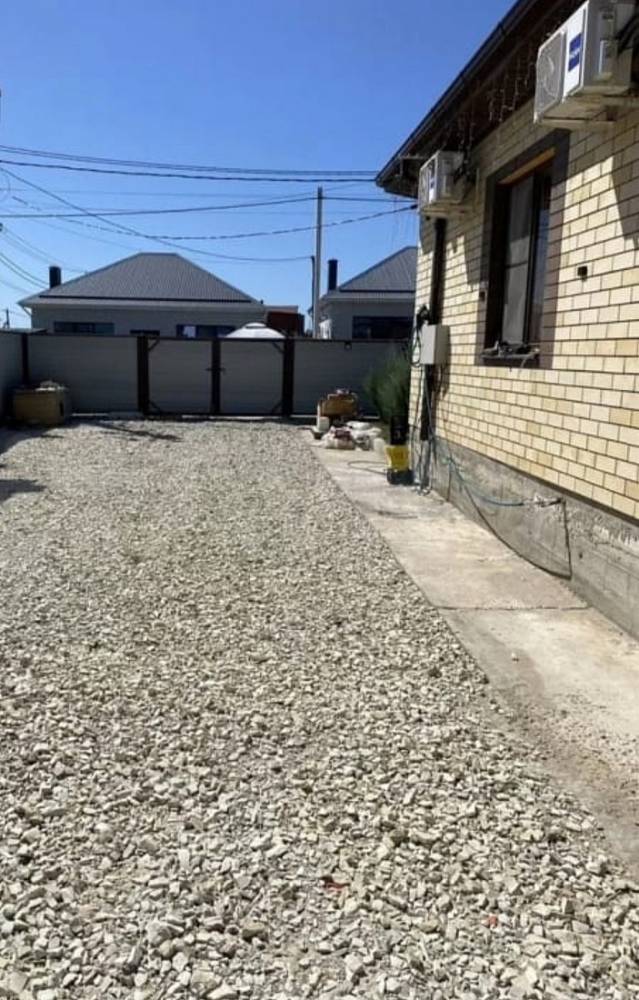 1000677996