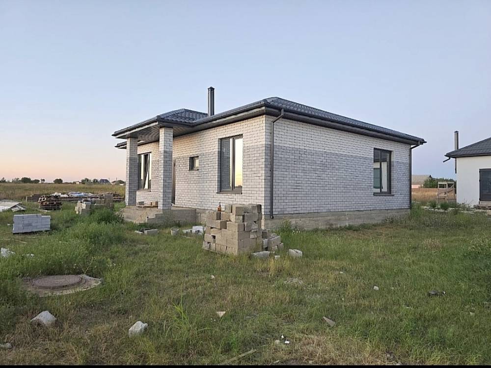 1000683838
