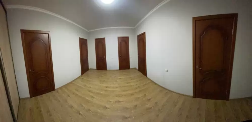 1000370841