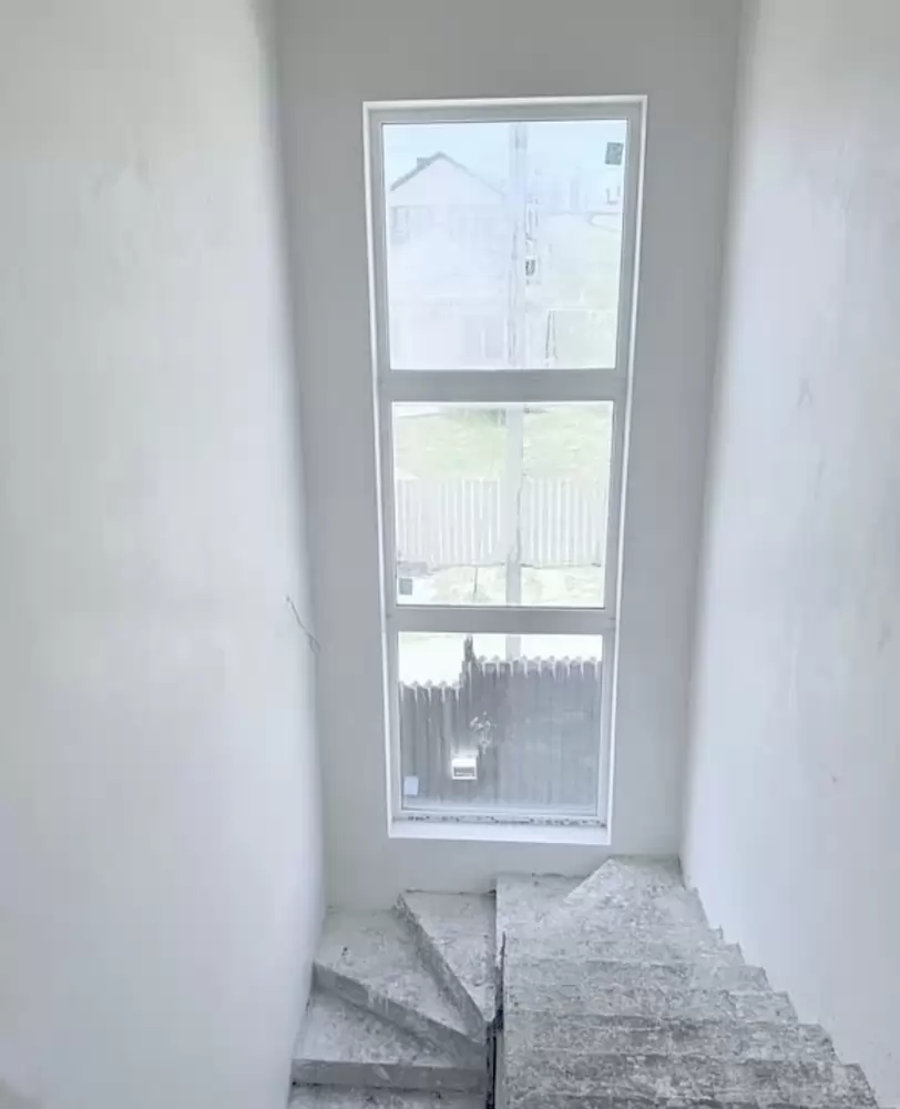 1000926568