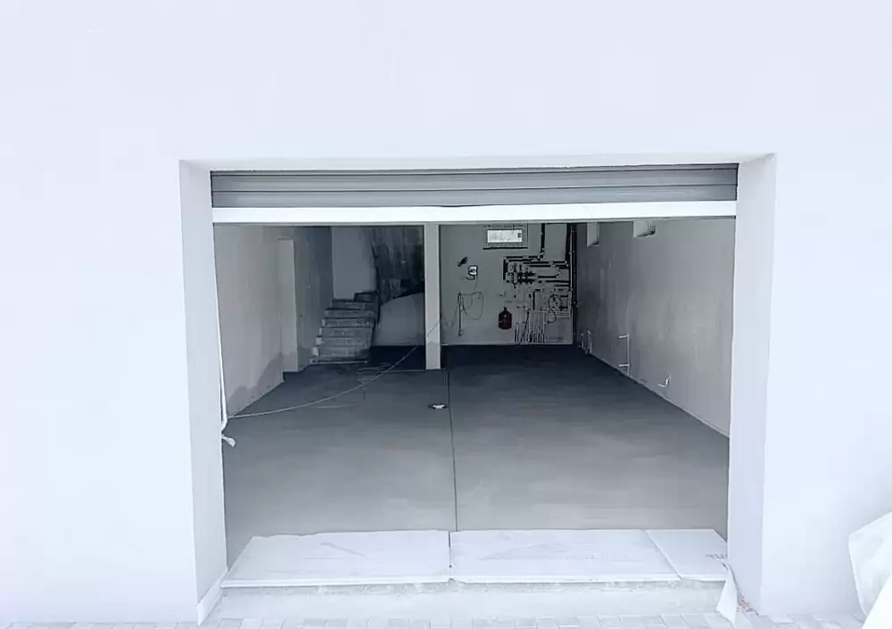 1000926575