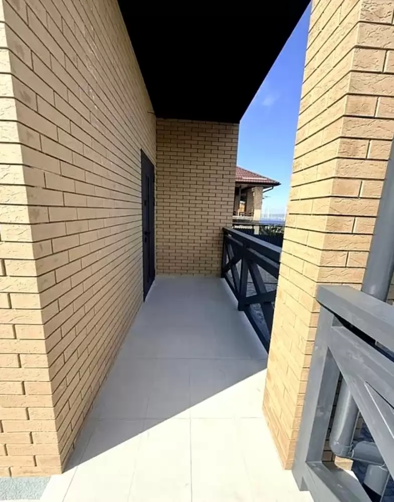 1000926583